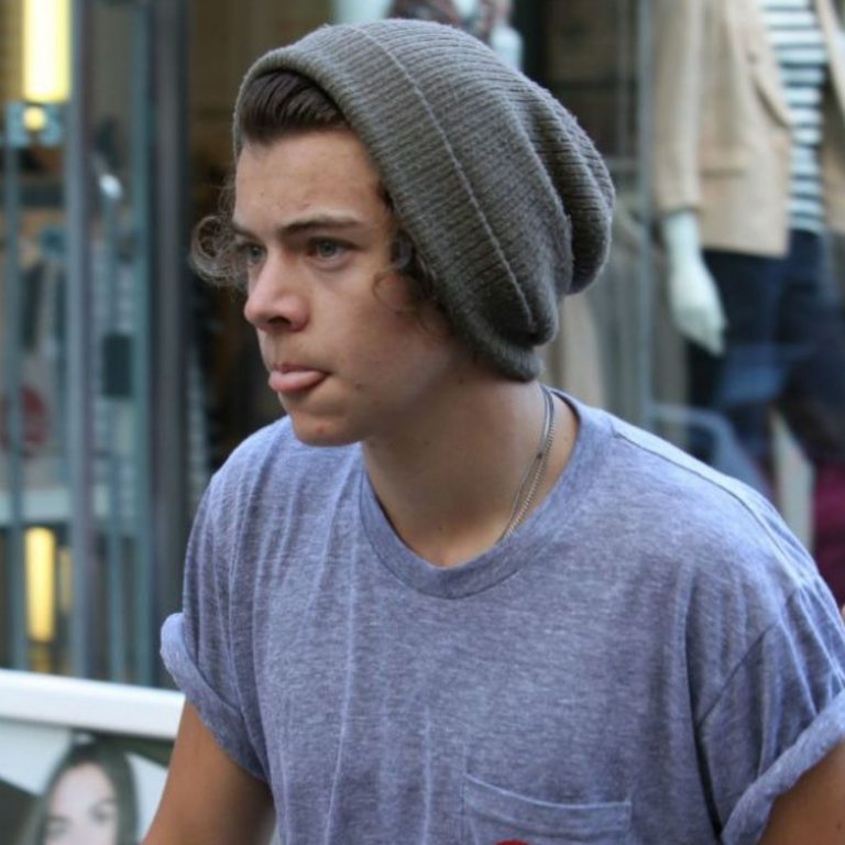 How To Wear A Beanie For Men With Short Long Curly Hair how-to-wear-a-beanie-for-men-with-short-long-curly-hair